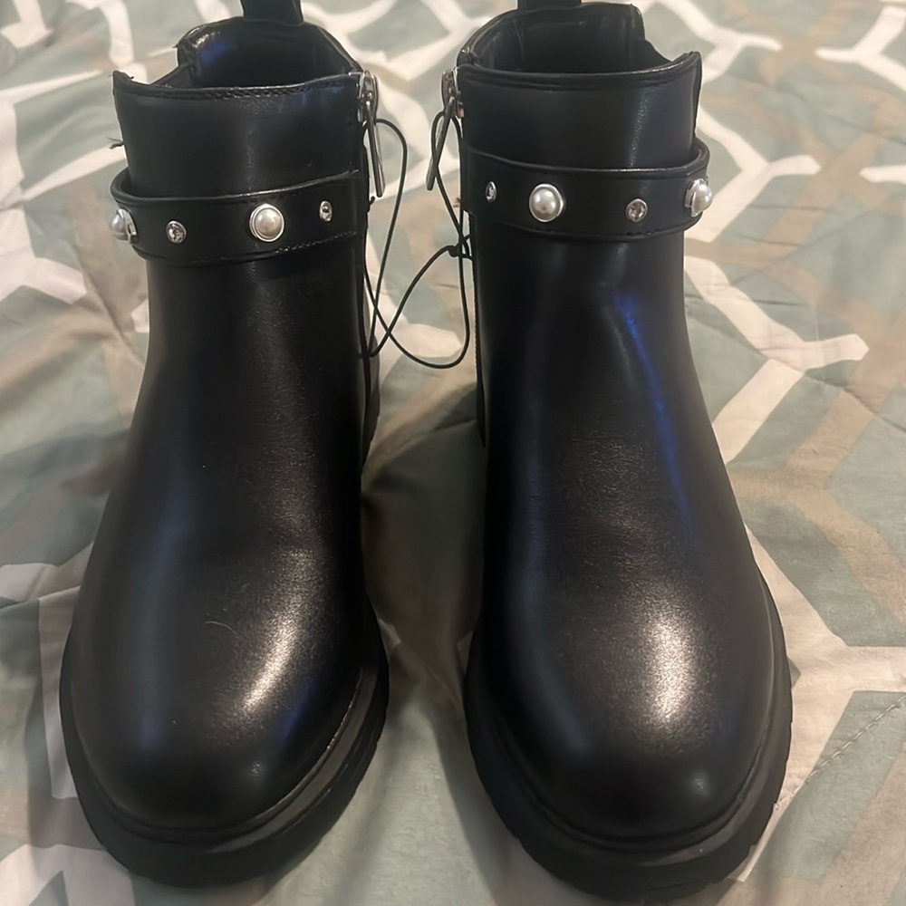 Girls boots